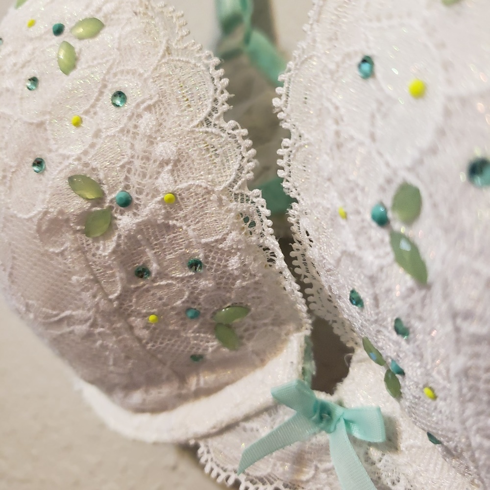 Victoria Secret Bra Dream Angels 32DD White Mint